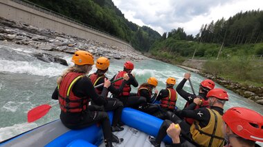 Adrenalinkick beim Rafting | © Adventure Service Outdoorsports 