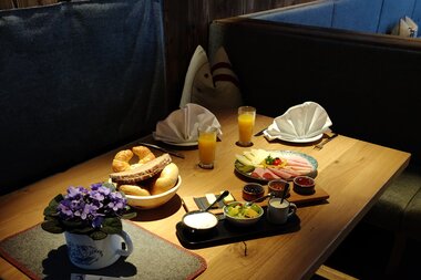 Breakfast on the mountain | © Daniela Haas