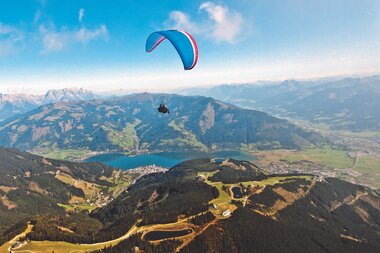 Die Region von oben sehen | © paragliding-zellamsee.com