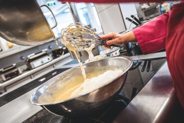 Cooking Kaiserschmarrn on the Schmittenhöhe | © Zell am See-Kaprun Tourismus