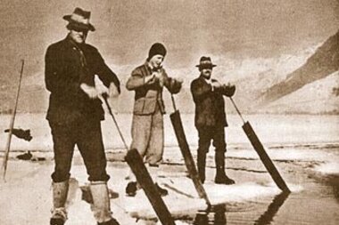 Three ice cutters on Lake Zell | © Zell am See-Kaprun