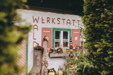 The Waldwerkstatt - Mama Zillner's own pottery in an old house in Zell am See | © Zell am See-Kaprun Tourismus