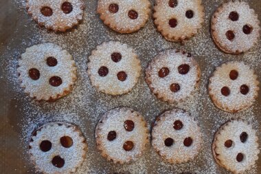 Ready-made Linzer eyes cookies | © Zell am See-Kaprun Tourismus