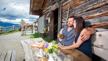 Outside terrace of the Maiskogel Hut | © Bernhard Moser Photography