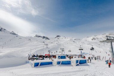 On the way in the ski area on the glacier | © Dutchweek