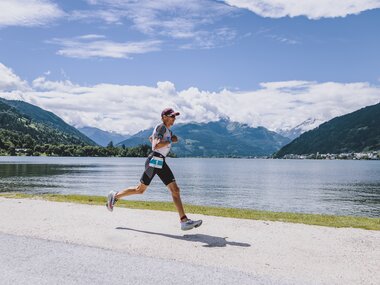 Running right by the lake | © EXPA, Jürgen Feichter