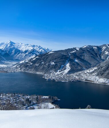 View of glacier, mountain and lake | © Nikolaus Faistauer