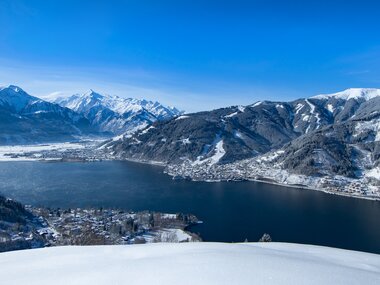 View of glacier, mountain and lake | © Nikolaus Faistauer