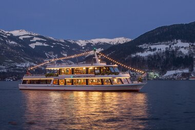 Boat trips in winter on Lake Zell | © Schmittenhöhebahn AG