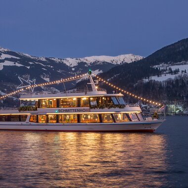 Boat trips in winter on Lake Zell | © Schmittenhöhebahn AG