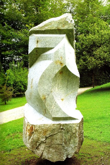 Skulptur "Y" von Anton Thuswaldner in Thumersbach